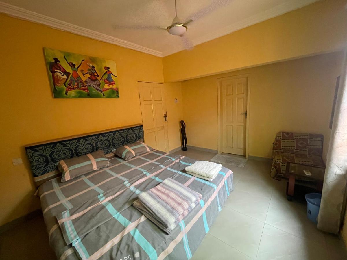 Beach House Bed and Breakfast Accra Buitenkant foto